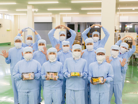 レトルト食品の【製造スタッフ】※賞与4.3ヵ月支給／未経験OK♪2